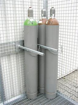 Haltevorrichtung f.Gasflaschen - 1 ST  f.Gasflaschen D.230mm verz.m.Kettensicherung,dop.