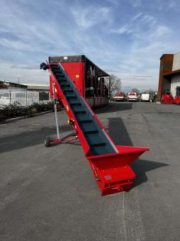 Frderband m. Rdern NT6/600-C-ET - 1 Stk  6 m, E-Motor 400 V/1,5 kW, mit seitl. Schrzen, fr Hackgut