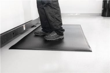 Arbeitsplatzbodenbelag Zuschnitt - 1 MT  B600xS9mm schwarz PVC p.Laufmeter