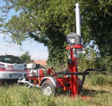 VMR17-S-E DP Vogesenblitz Holzspalter mit mech. Stammheber, EN 609-1 - 1 Stk  auf 25 km/h Anhnger, Elektromotor 400 V / 4,8 kW, 17 to.